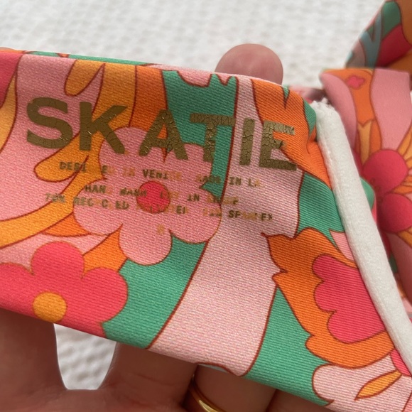 Skatie Nadi Bikini Set Kate Top Medium Kelly Bottoms Large - Picture 3 of 4